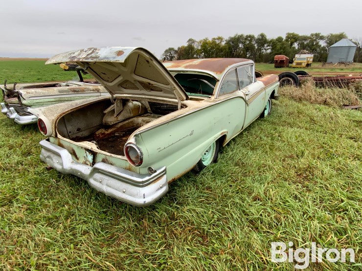 1957-ford-fairlane-500-classic-car-image-5