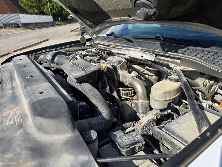 2017-gmc-sierra-3500-image-44