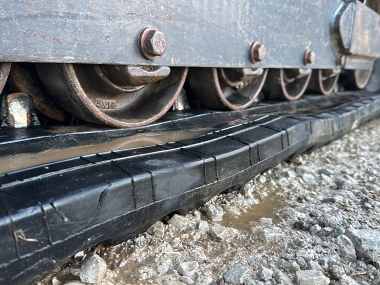 #1100-•-2018-kubota-svl95-2-skid-steer-image-21