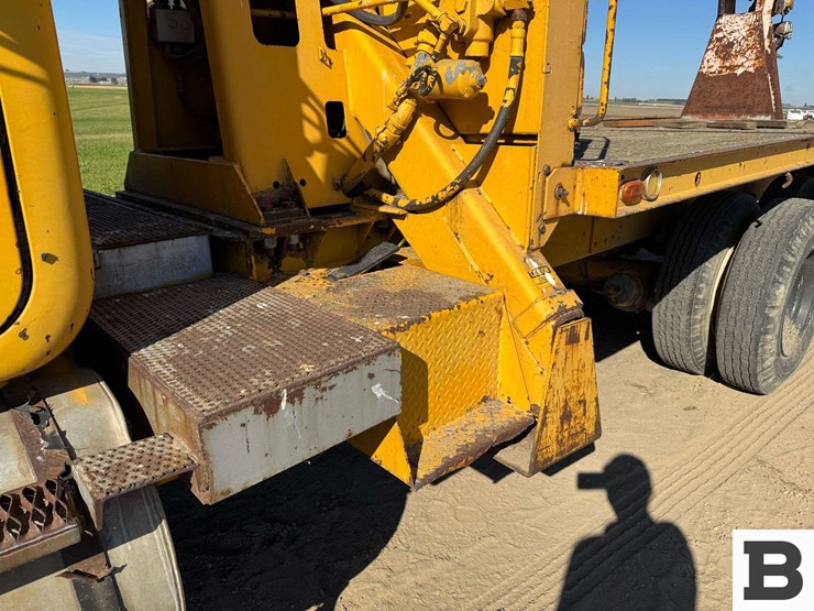 1969-mack-boom-truck-image-13