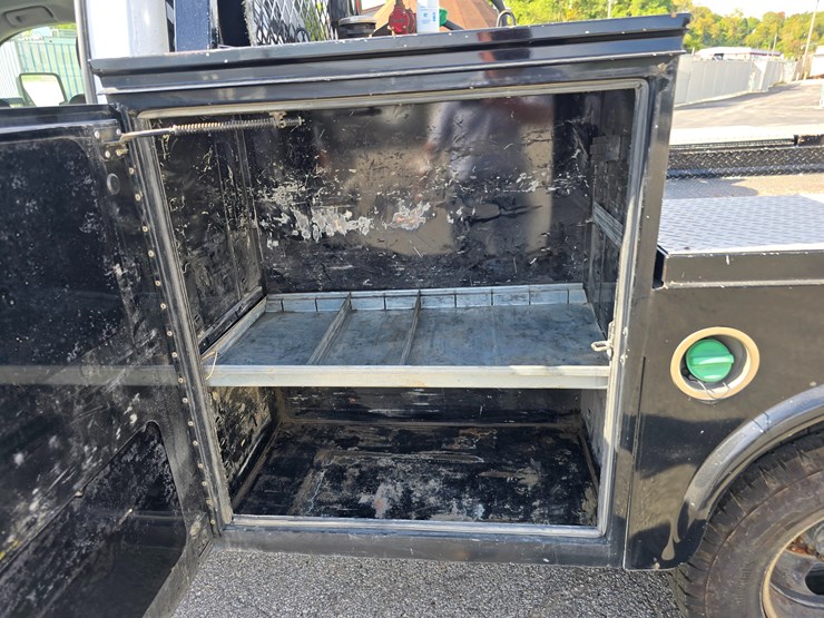 2017-gmc-sierra-3500-image-68