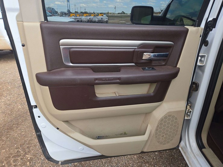 2013-ram-1500-slt-image-9