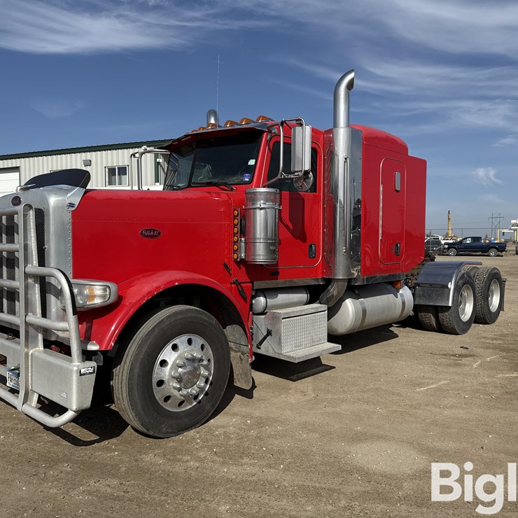 2011 PETERBILT 388