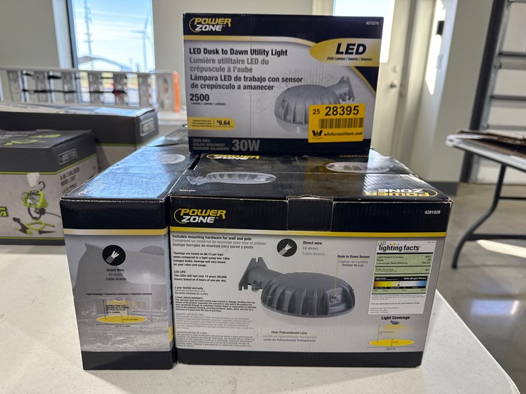 #28395-•-lot-of-(8)-power-zone-led-dusk-to-dawn-utility-lights-image-2