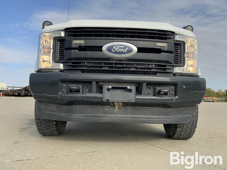 2019-ford-f350-xl-image-9