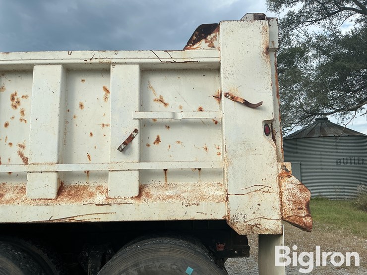 1994-freightliner-fld120-image-9