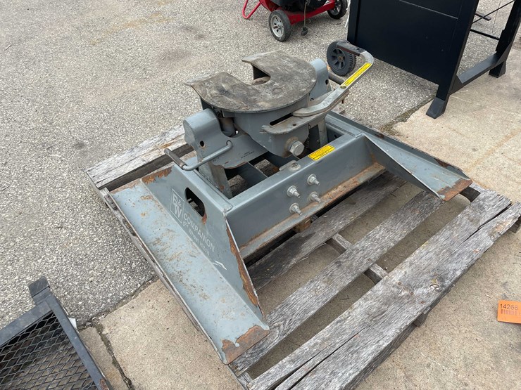 #8508-•-5th-wheel-hitch-(o3)-image-11