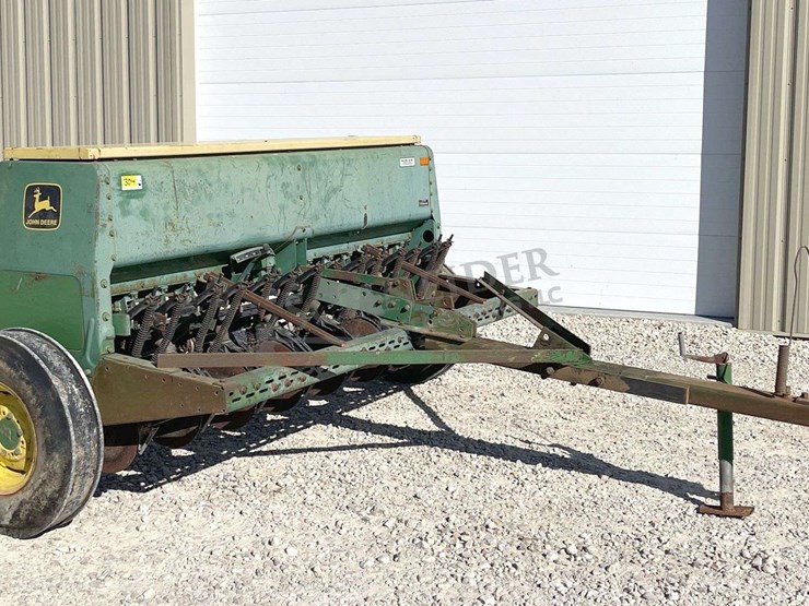 john-deere-8200-image-1