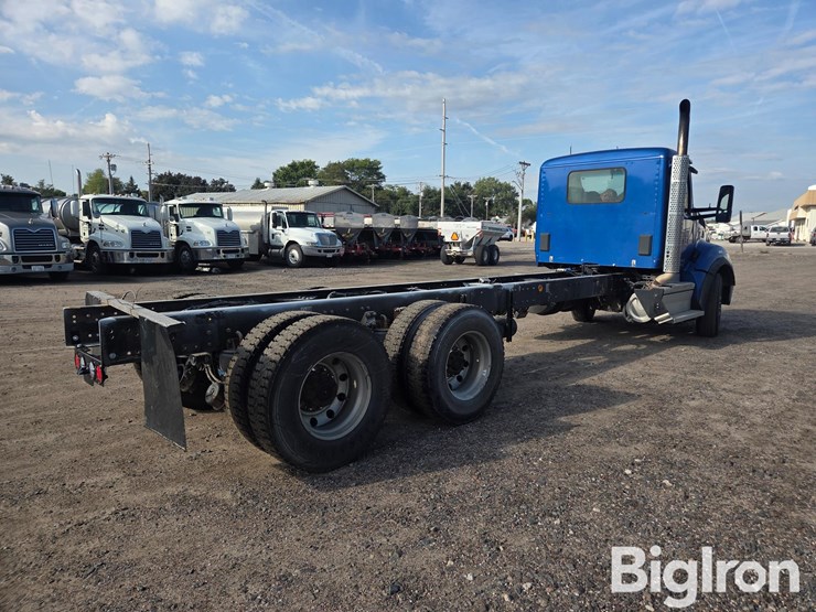 2019-kenworth-t880-image-5