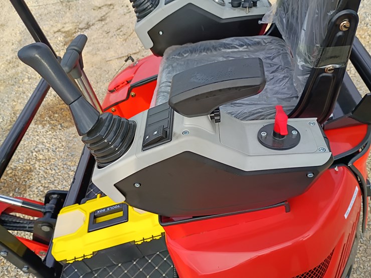 #l57-002-•-2025-tpm-16-mini-excavator-(gasoline)-image-14