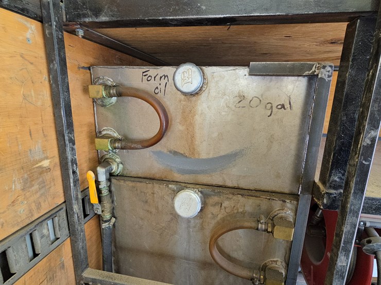 #22329-•-2014-freightliner-m2-106-box-truck-image-104