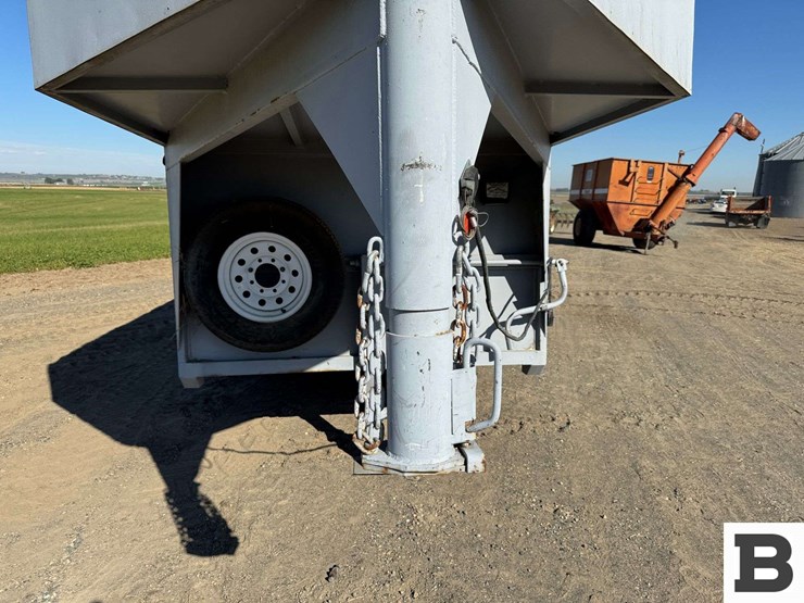 1991-american-trailers-&-saddle-gooseneck-horse-trailer-image-10