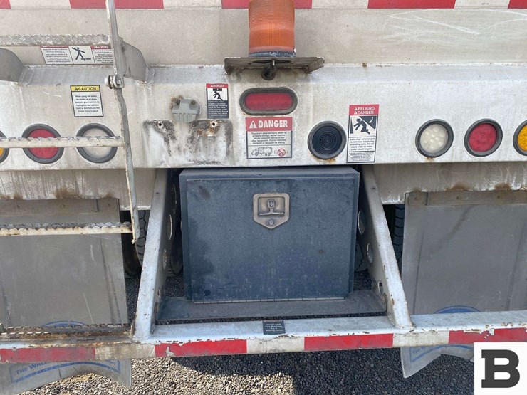 2006-peterbilt-320-image-30