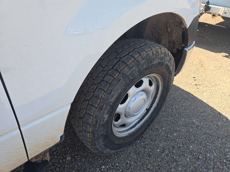 2013-ford-f150-xl-image-10