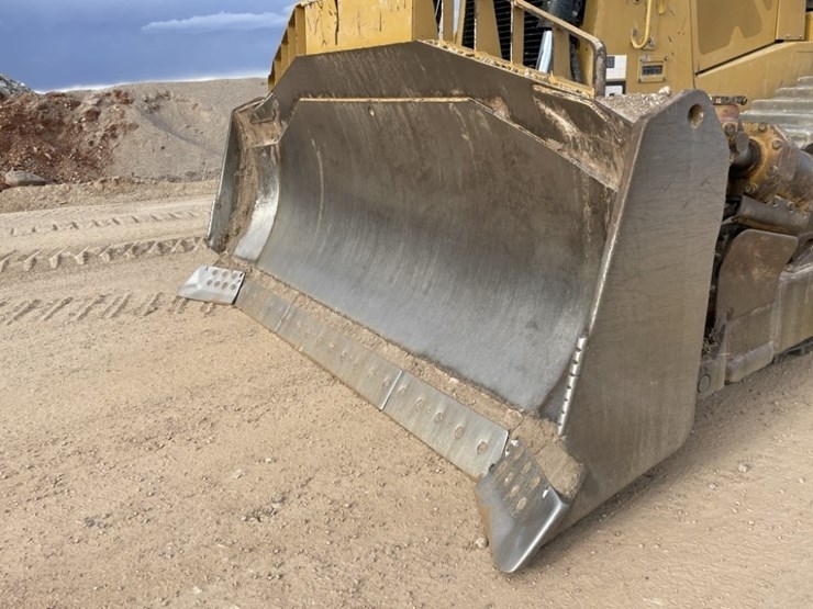 2017-caterpillar-d8t-image-9