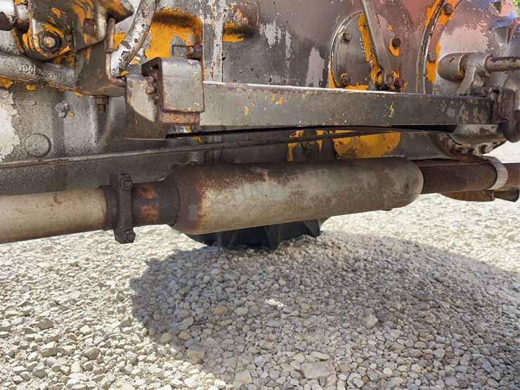 massey-ferguson-135-image-17