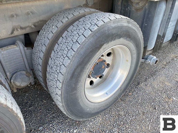 2017-mack-granite-gu713-image-54