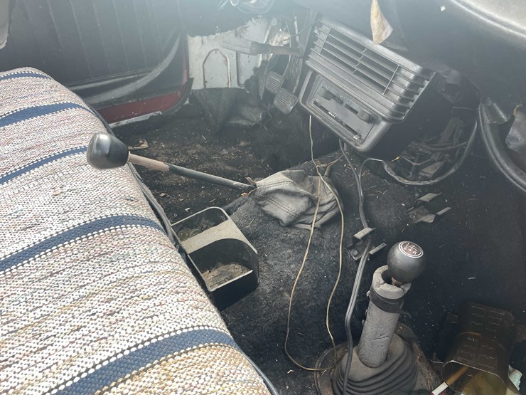 #1374-•-1976-chevrolet-luv-4x4-(has-wi-title)-(of)-image-118