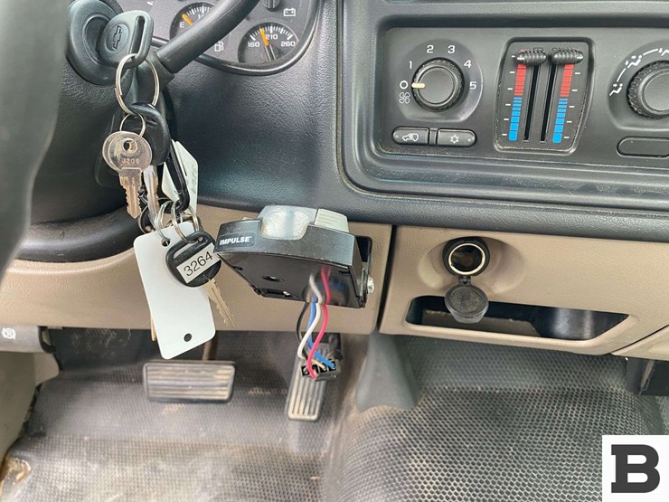 2004-chevrolet-silverado-3500-image-36