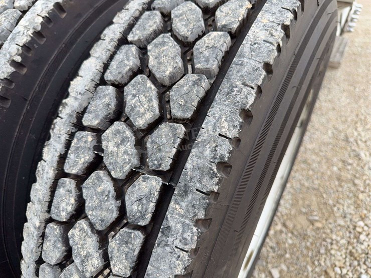 2012-freightliner-cascadia-113-image-28