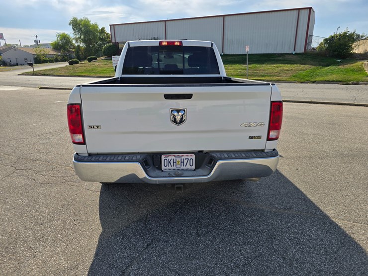 2020-ram-1500-classic-image-12