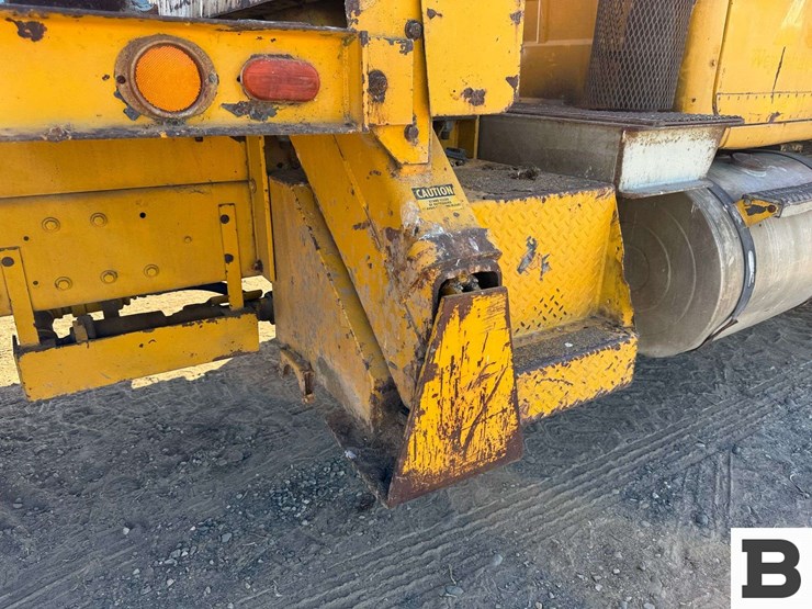 1969-mack-boom-truck-image-31