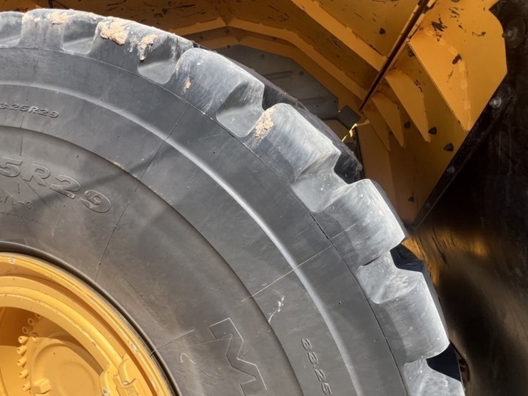 2020-volvo-a60h-image-11