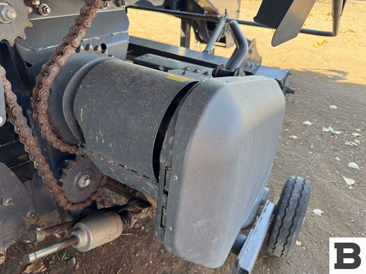 2015-massey-ferguson-2290-image-52