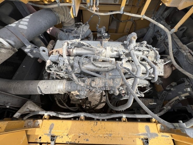 2018-deere-670g-lc-image-35