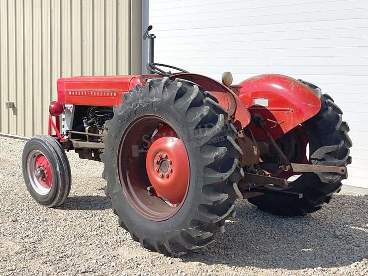 massey-ferguson-135-image-6