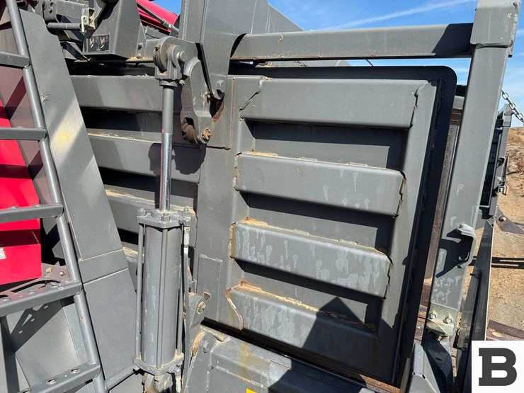 2012-massey-ferguson-2190-image-37