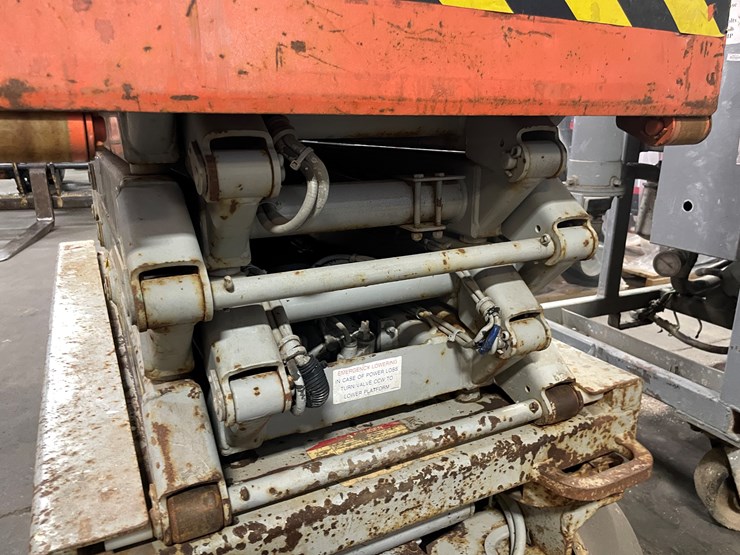 #1382-•-19'-scissor-lift-(f)-image-15