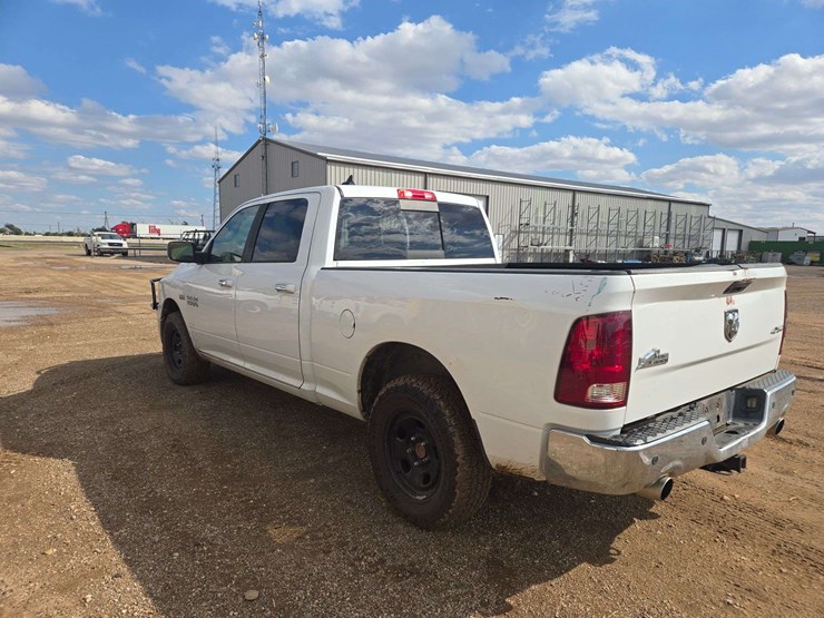2013-ram-1500-slt-image-4