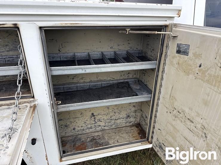 2010-chevrolet-silverado-3500-image-17