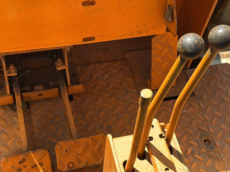 1979-case-450b--image-33