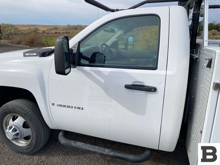 2009-chevrolet-silverado-3500-image-14