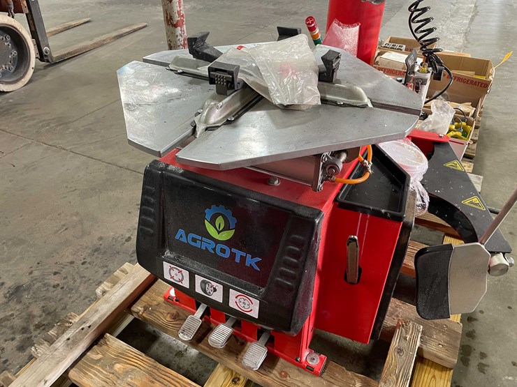 #8524-•-tire-changer-(e)-image-31