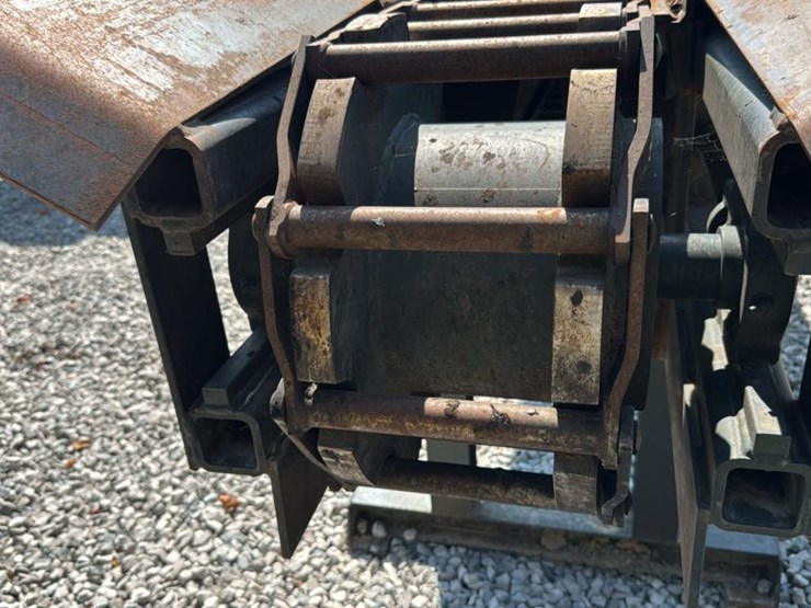 #4452-•-mellott-log-trough-image-11