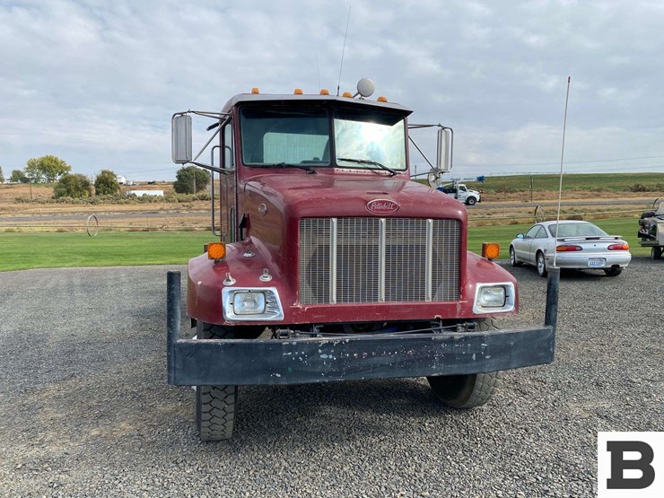 2003-peterbilt-330-image-8