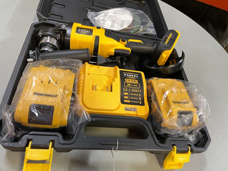 #8537-•-dewalt-style-cut-off-tool-kit-with-batteries-and-case-(pr12)-image-5