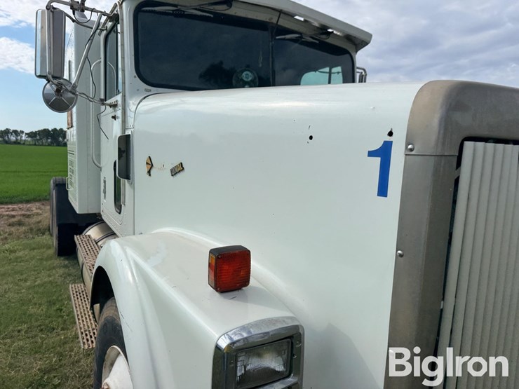 1992-international-9300-image-18