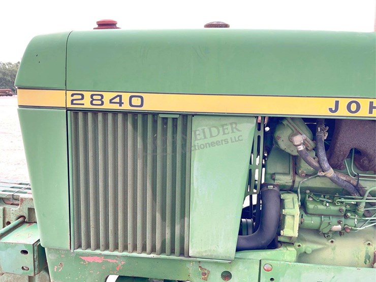 john-deere-2840-image-31