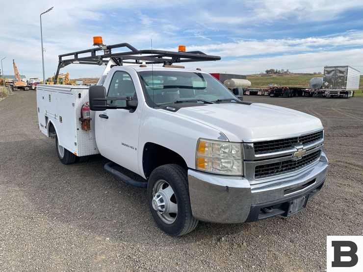 2009-chevrolet-silverado-3500-image-8