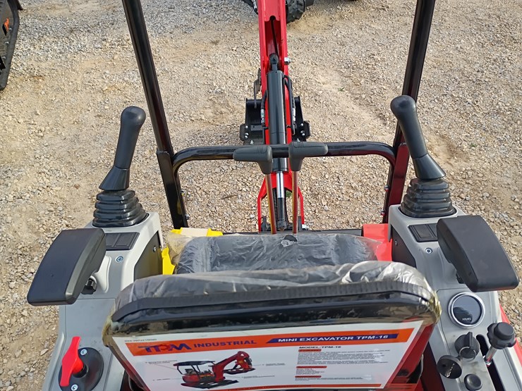 #l57-003-•-2025-tpm-16-mini-excavator-(gasoline)-image-12