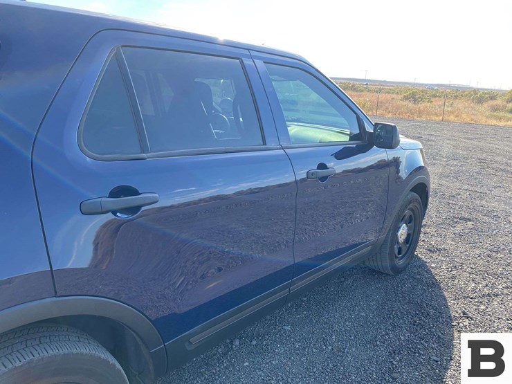 2017-ford-explorer-image-17