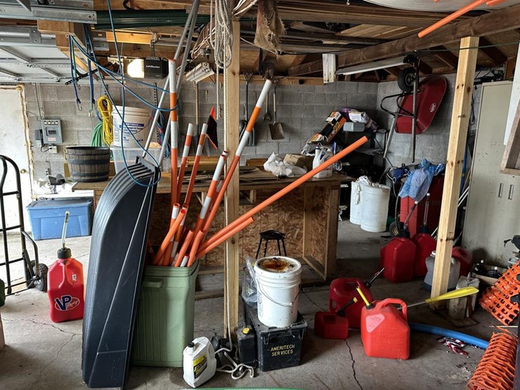 #100-•-waterfront-pub-with-4-bed/2-bath-apartment-image-125