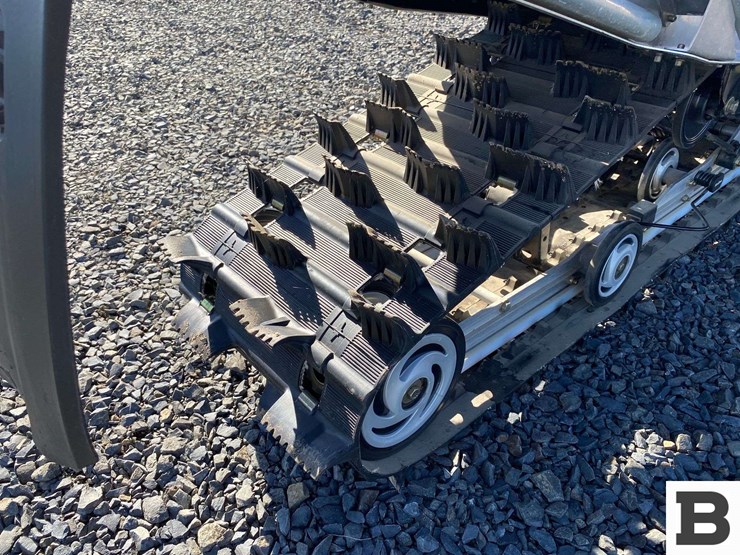 2005-polaris-rocky-mountain-king-snowmobile-image-18