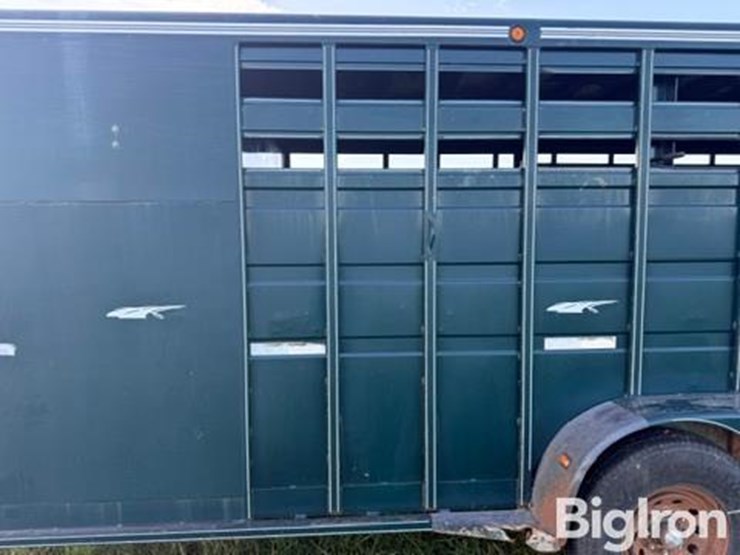 2000-titan-trailer-image-18