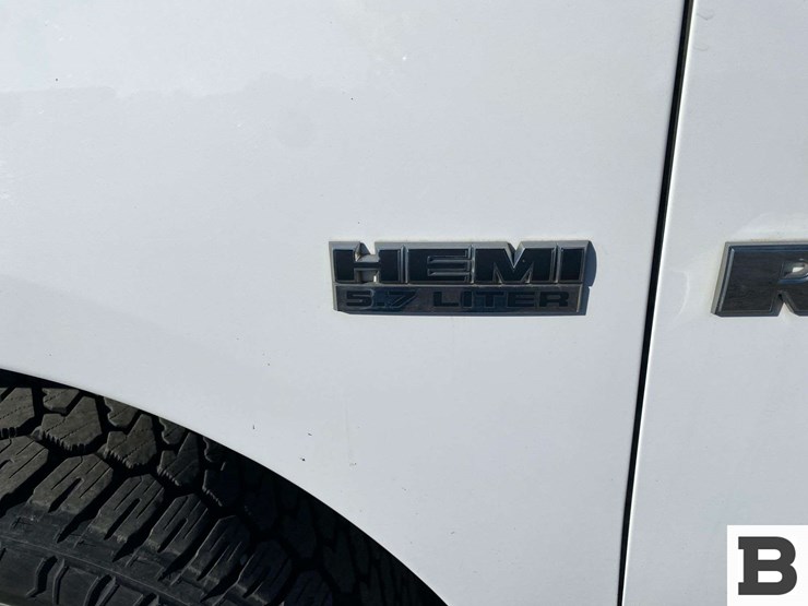 2012-ram-1500-pickup-image-11