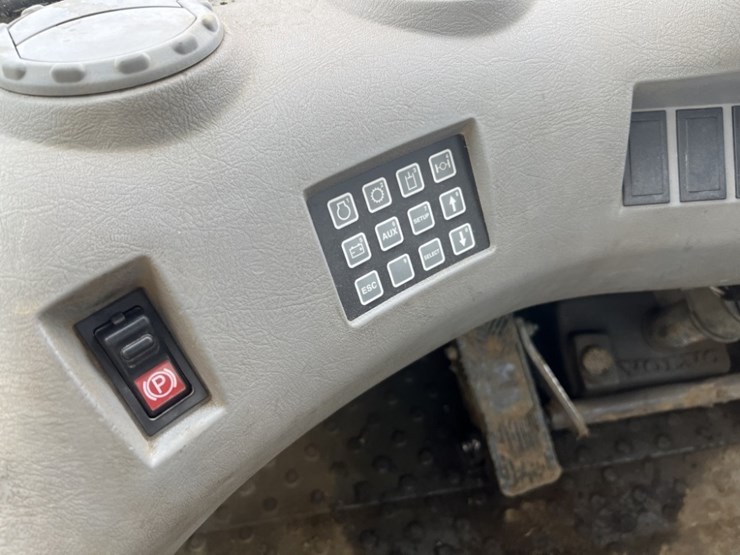 2003-volvo-l220e-image-29